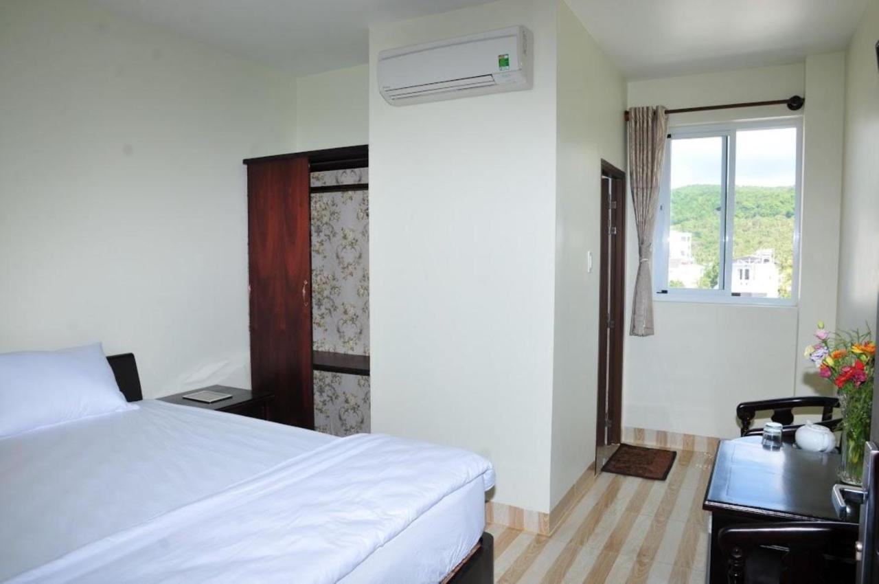 Tung Huong Hotel Duong Dong Exterior foto